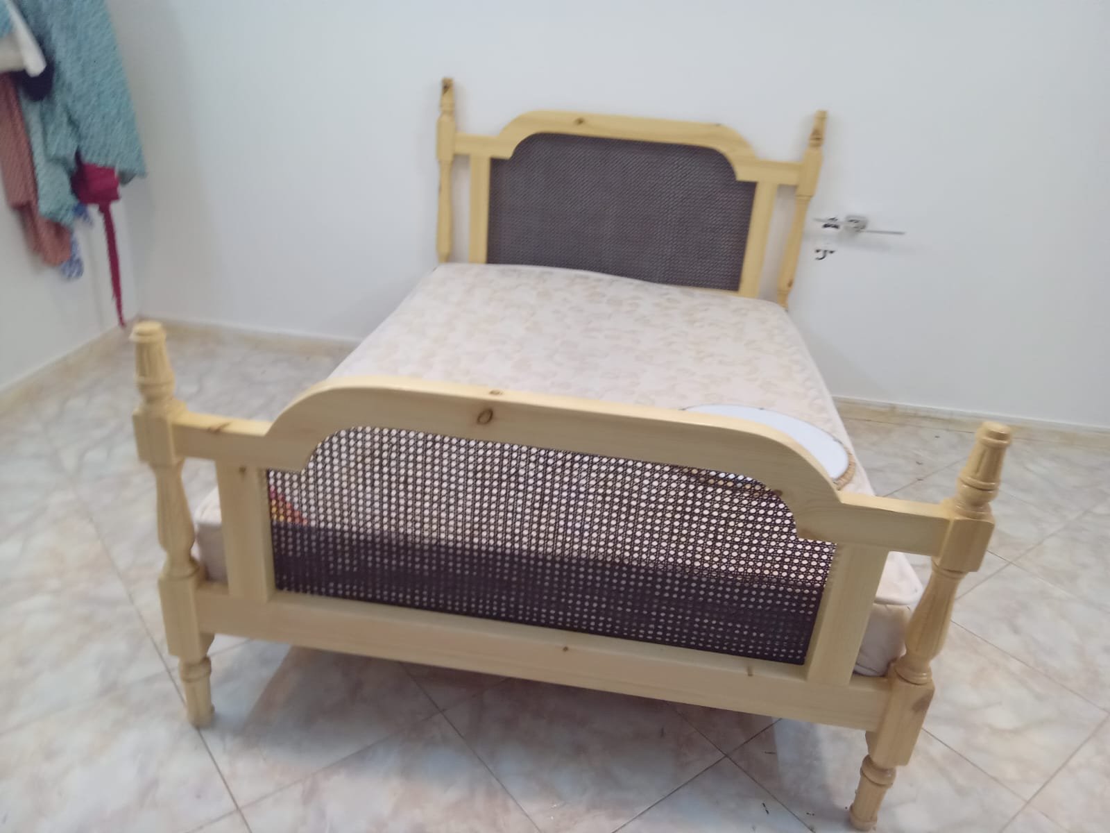 طاولة تسريحة