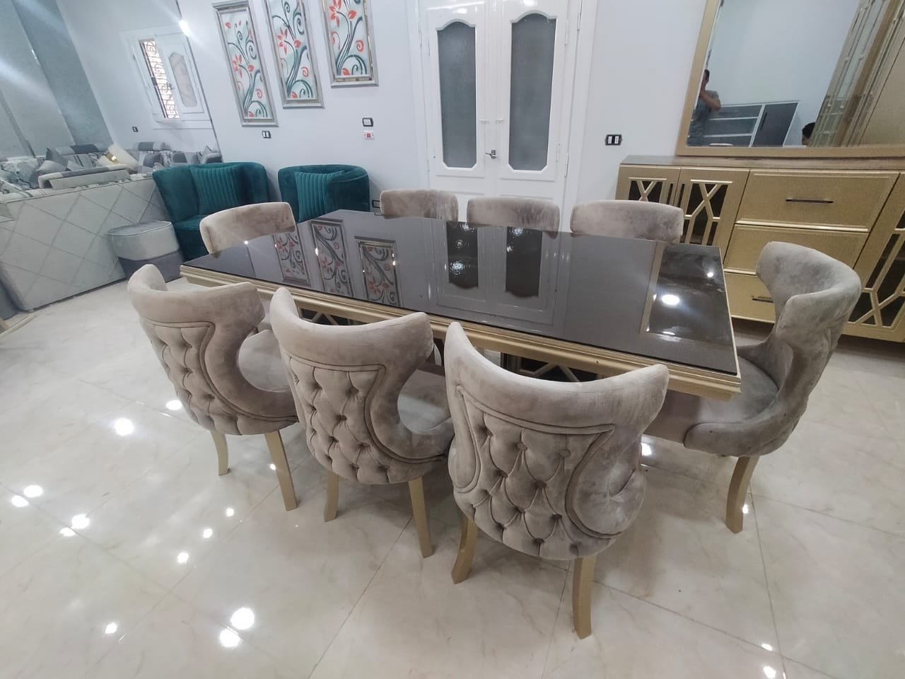 تصميم باب منقوش
